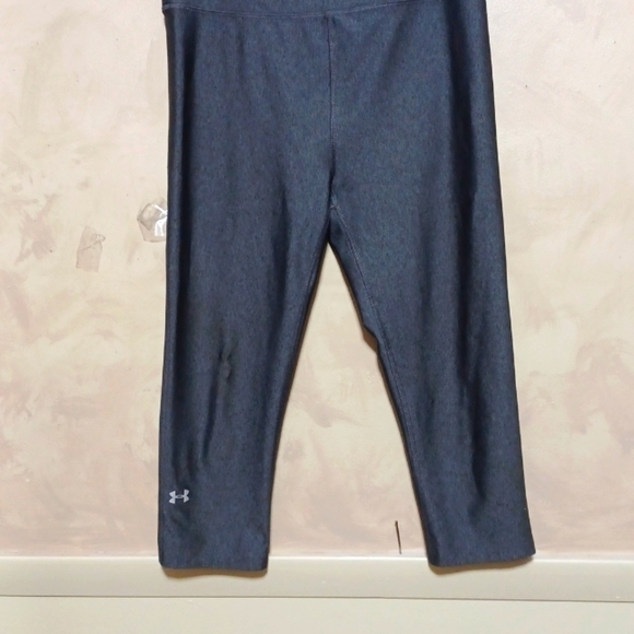 UNDER ARMOUR COMPRESSION HEAT GEAR SIZE MED - Picture 1 of 6